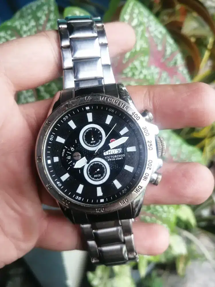 Jam tangan swiss army victorinox