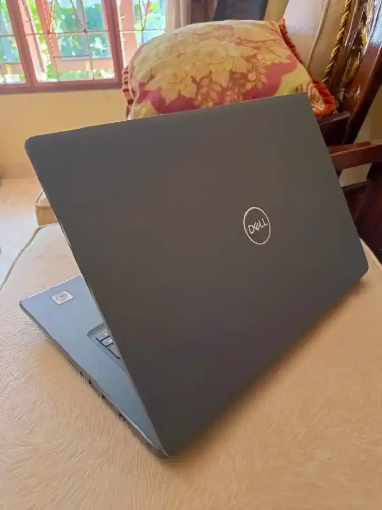 Laptop Dell Core i7 Gen 10 RAM 8GB SSD 256GB Slim