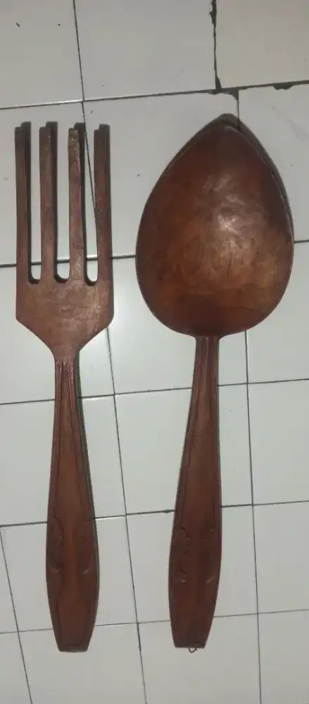 Pajangan tembok antik