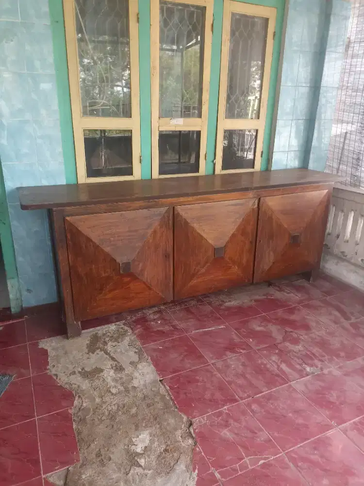 meja lemari jati jaman Belanda besar