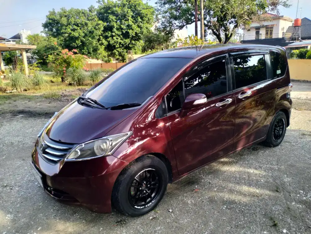Honda freed psd type tertinggi