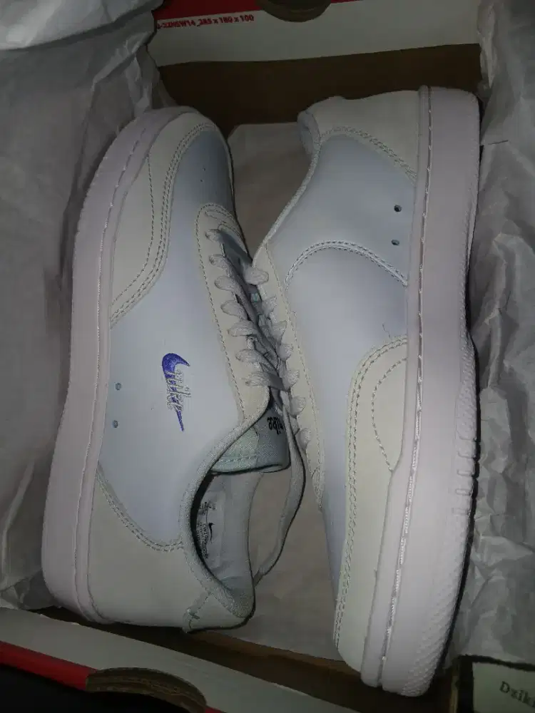 WNS NIKE COURT VINTAGE PRM