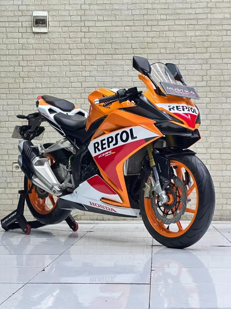 Honda CBR 250RR ABS Repsol Edition 2017 Nopol Jatim - Zaki Mustika
