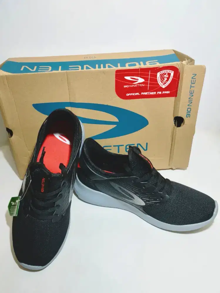 Sepatu 910 Nineten KIVA Black