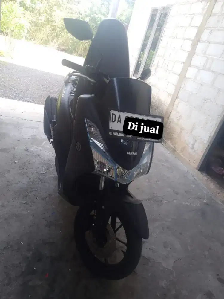 Dijual motor Lexi 125cc kondisi seperti di dealer mulus