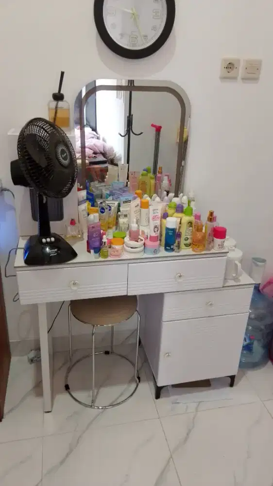Dijual meja rias premium