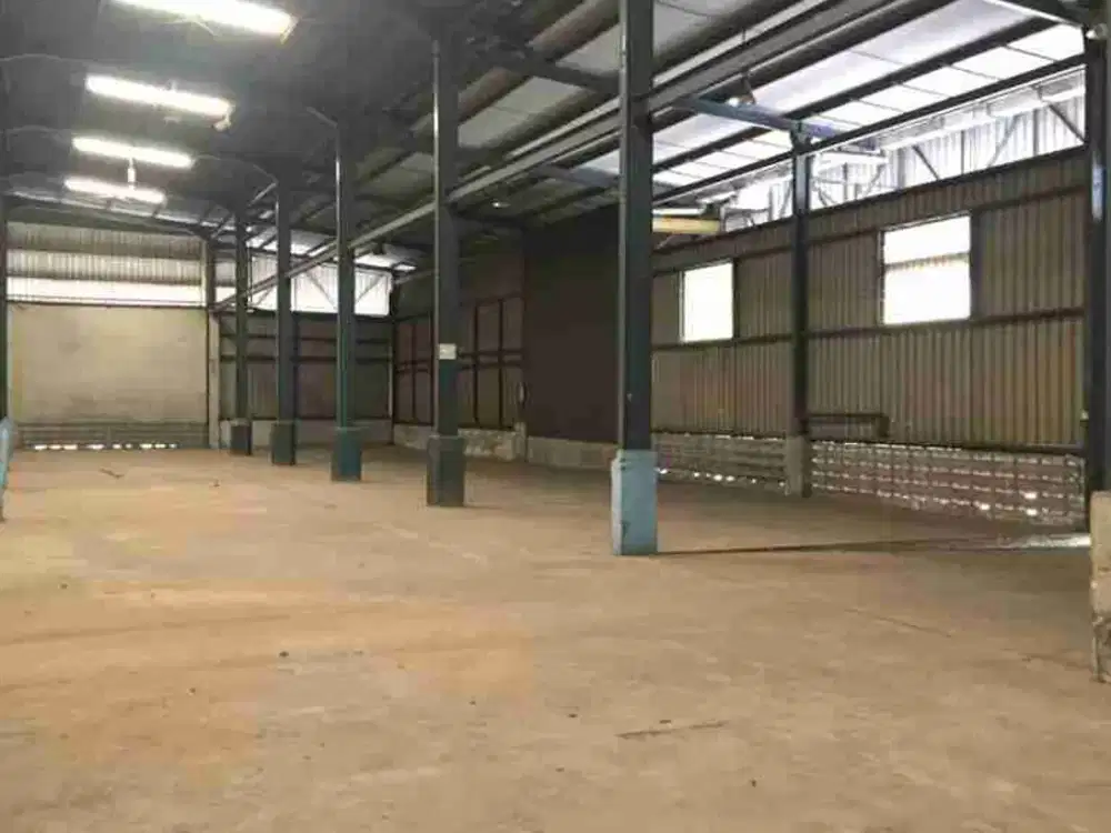 gudang bagus siap pakai parkir luas di pulogadung Jakarta timur