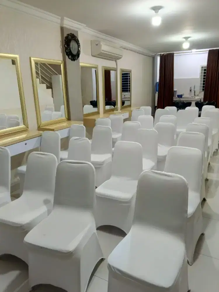 Penyediaan kursi futura medan