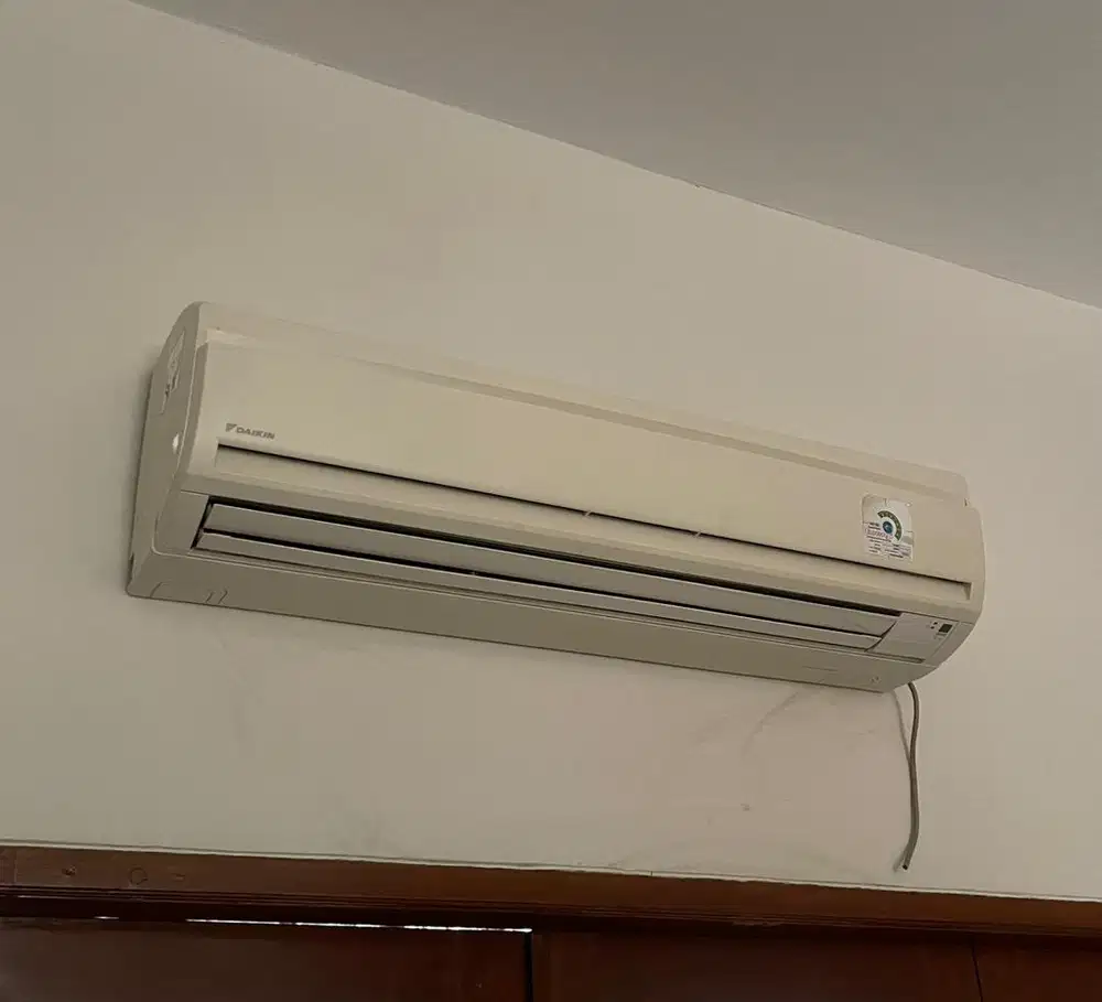 Jual cepet AC Daikin 2 pk - 3.5jt