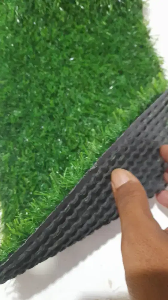 RUMPUT SINTETIS HIJAU-RUMPUT SINTETIS TANPA RAWATAN KHUSUS
