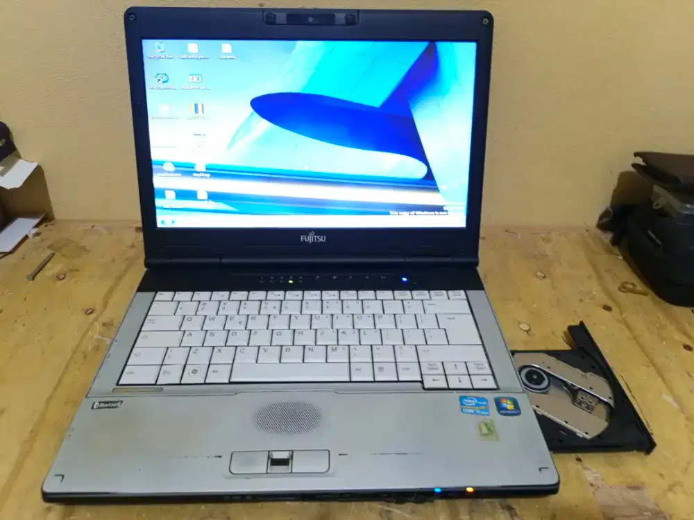 Jual Laptop Fujitsu Lifebook 5781 Core I7-2620M Ram 8Gb Hdd 500Gb