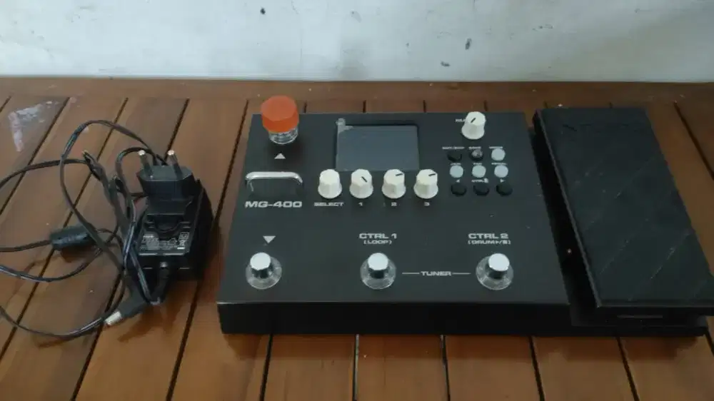 Efek gitar NUX MG 400