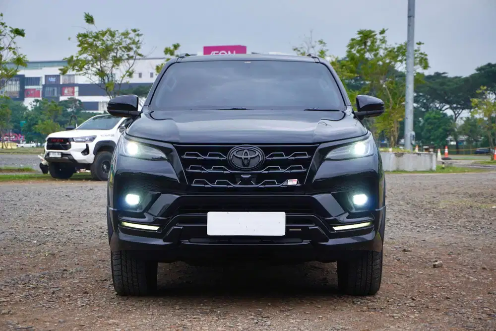 Toyota Fortuner 2.8 
GR Sport 1GD Turbo Diesel 2022