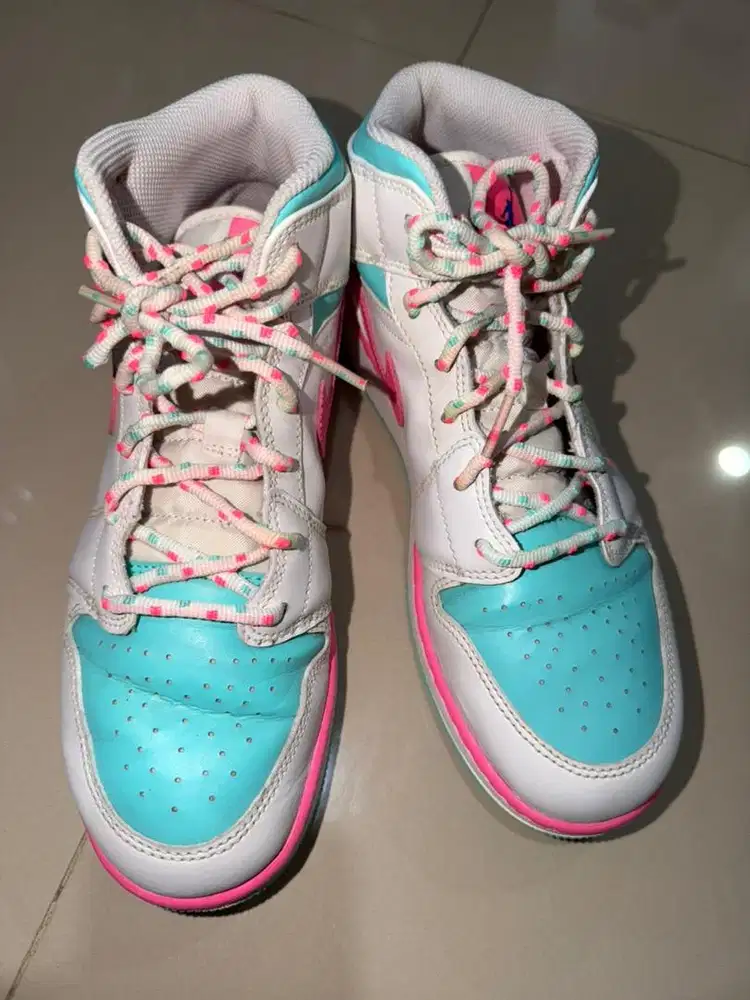 Sepatu Wanita Nike Air Jordan Preloved