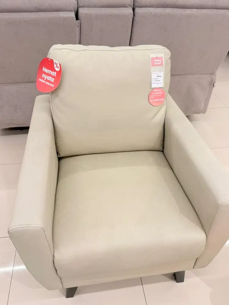 Sofa single spesial display