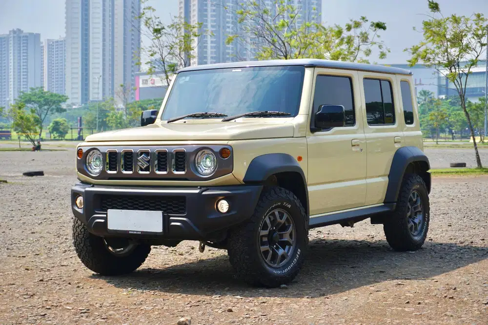 Suzuki Jimny 5-Doors 
SUV 4X4 2023 / 2024