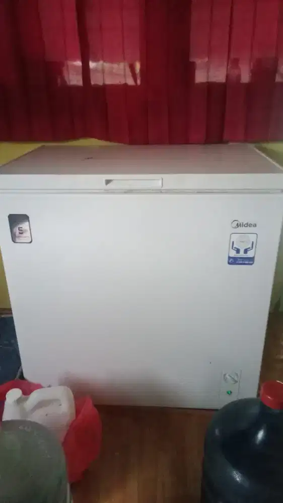 Menjual frezer dengan kondisi bagus