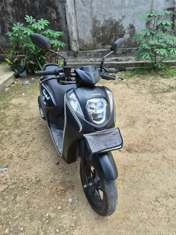 Honda Genio 2022 CBS ISS Hitam Doff