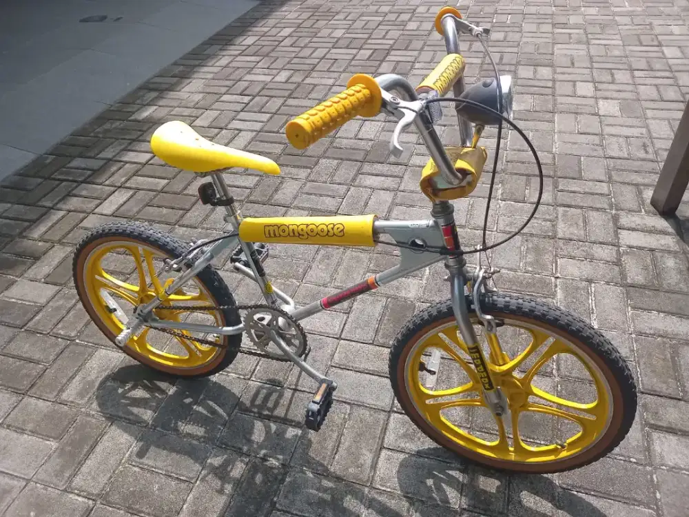 Sepeda BMX Mongoose Stranger things Limited edition