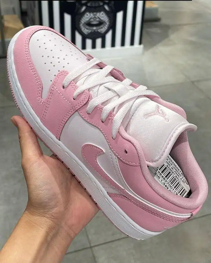 SEPATU AIR JORDAN 1 LOW PINK ORIGINAL