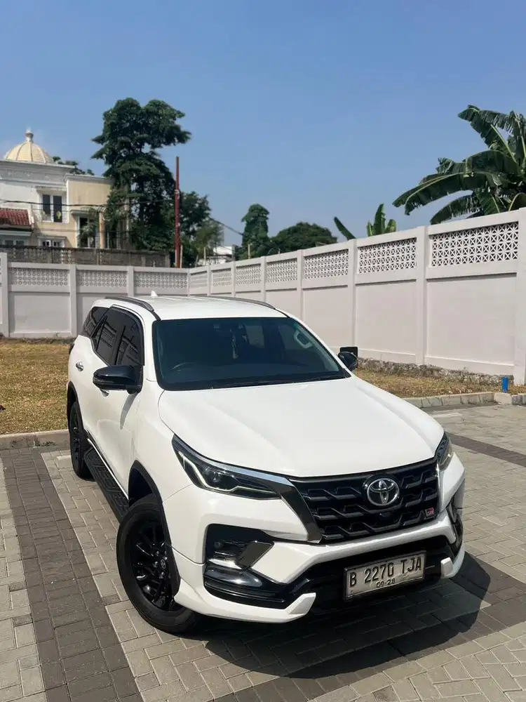 Toyota Fortuner GR 2.8 AT 2023