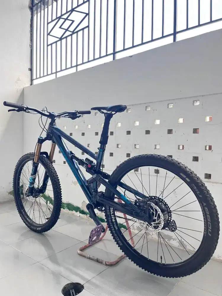 SEPEDA POLYGON SISKIU N9 LIKE NEW