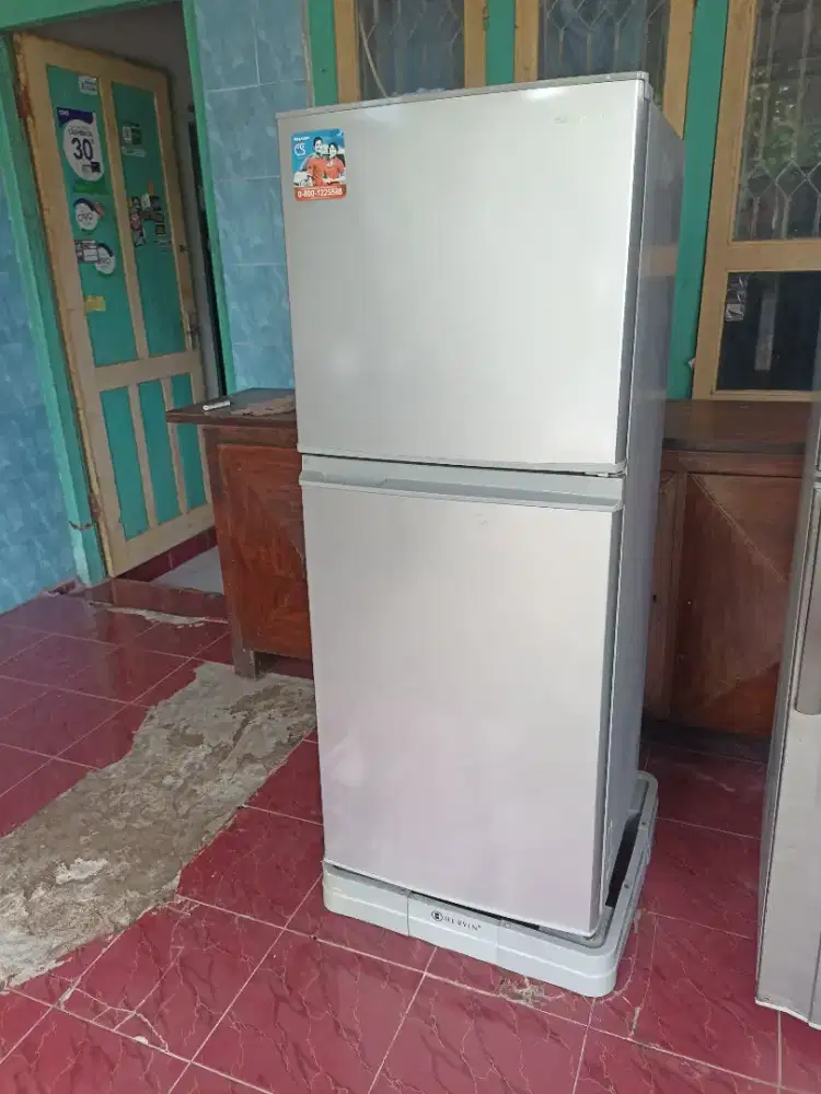 kulkas Sharp normal dingin beku ori
