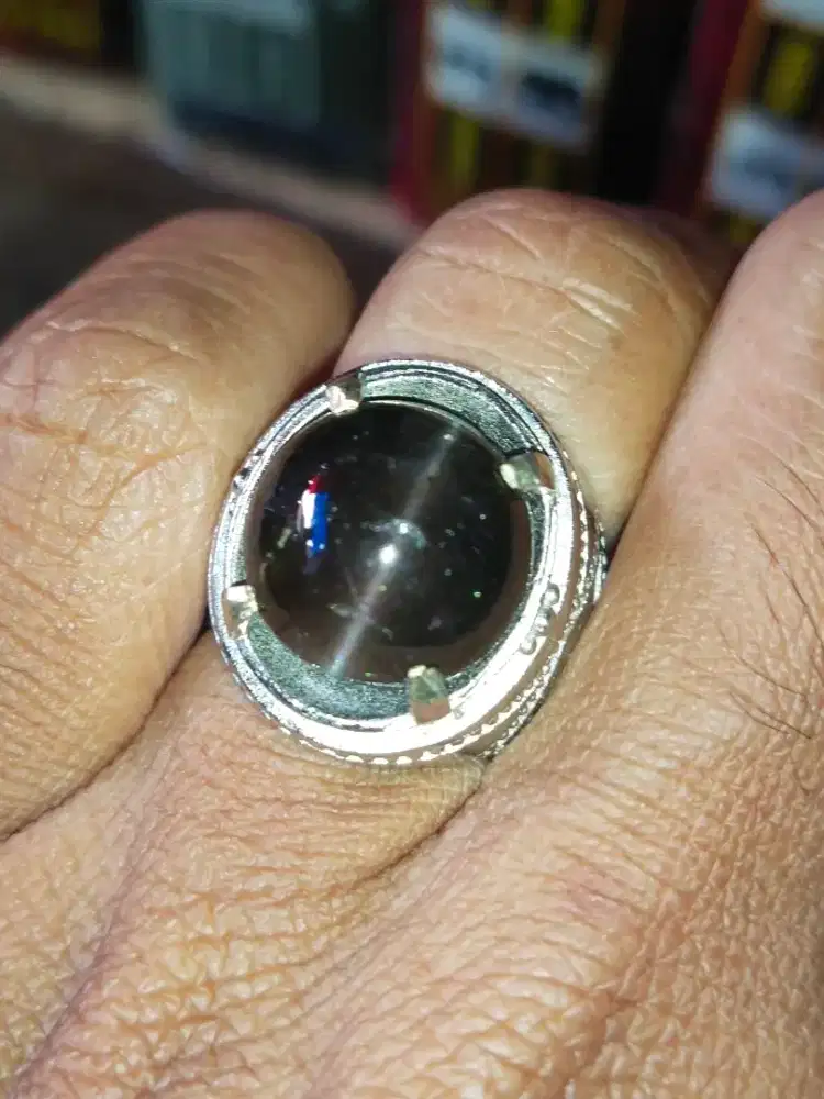 Cincin batu cat eye