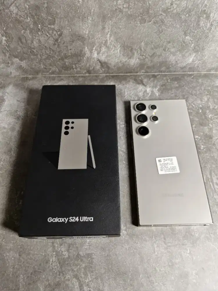 Samsung S24 Ultra 12/512 like new