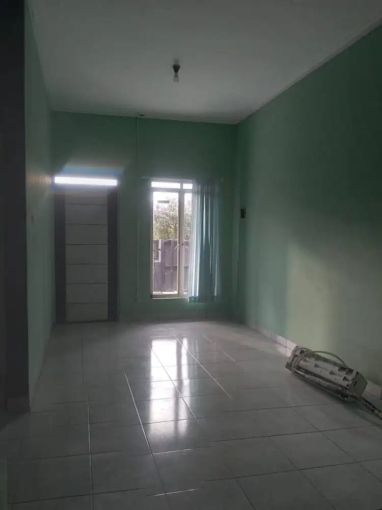 Disewakan Rumah Sudah Renov di TKI Taman Kopo Indah 3 Blok E