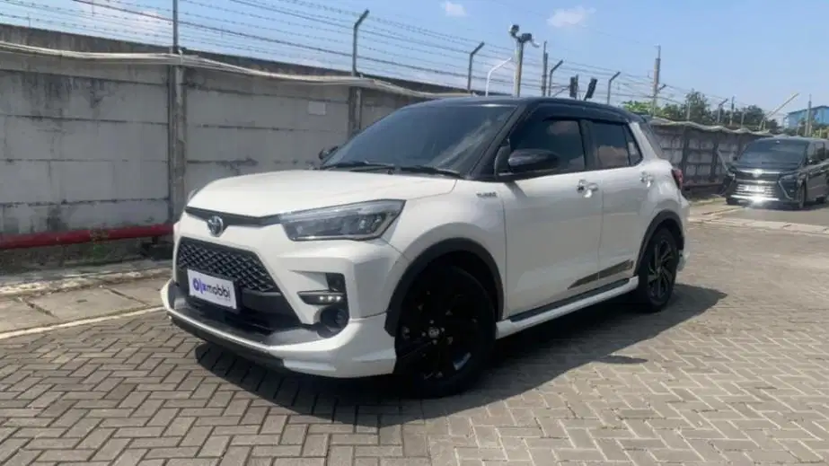 DP Murah Toyota Raize  1.0 T GR SPORT Two Tone Bensin-AT 2021