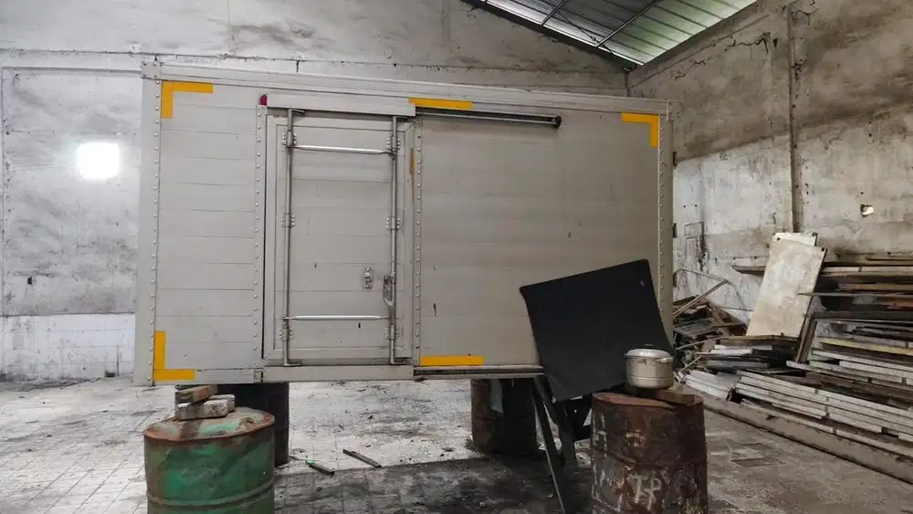 BAK ALUMINIUM MOBIL CANTER HINO RODA 4