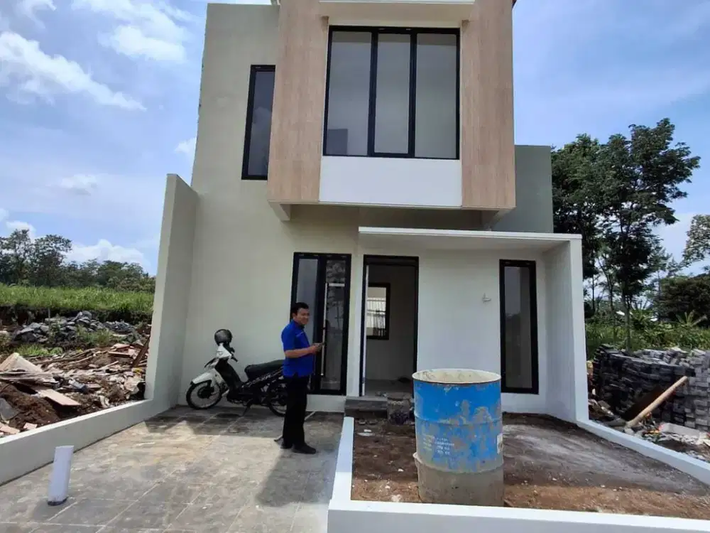 RUMAH 2 LANTAI READY STOCK HANYA 5 MENIT DARI EXIT TOL MALANG