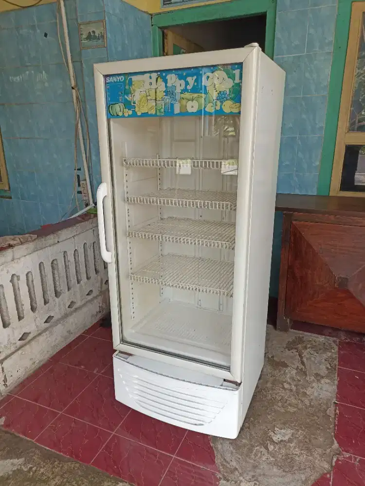 showcase Sanyo normal dingin poll