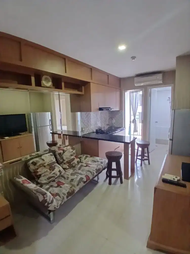 DISEWAKAN UNIT DIATAS MALL APARTEMEN BASSURA CITY 2 KAMAR FURNIS