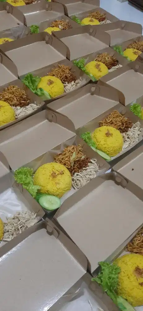 Paket nasi kuning murah enak