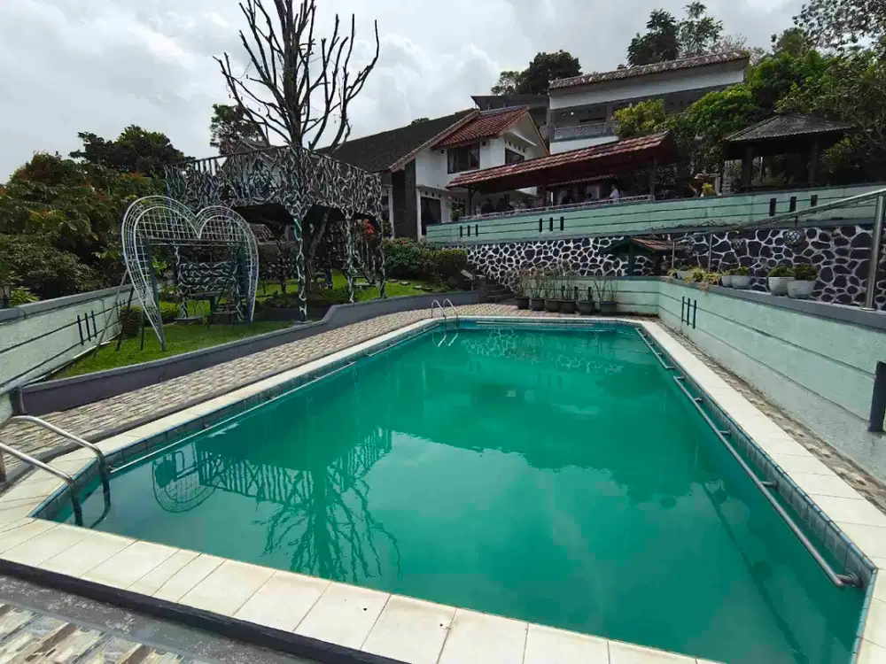 Rumah villa full furnish luas 1100meter dijual hitung tanah