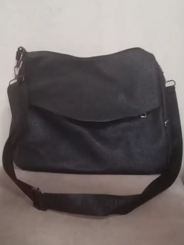 Tas Selempamg Besar Wanita Bahan Kulit Jeruk