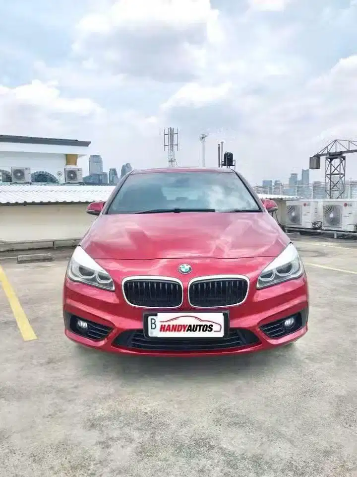 BMW 218i Tahun 2015 Automatic Merah Metalik