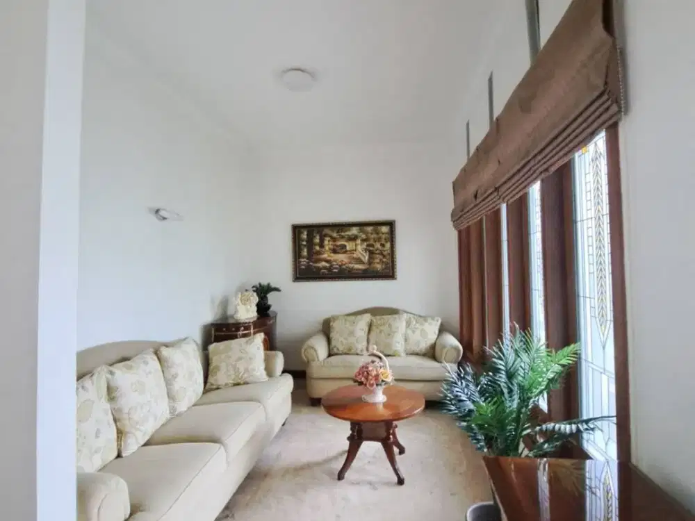 RUMAH HUNIAN MEGAH & EKSKLUSIF DI BATUNUNGGAL INDAH ESTATE BANDUNG - HADAP TIMUR