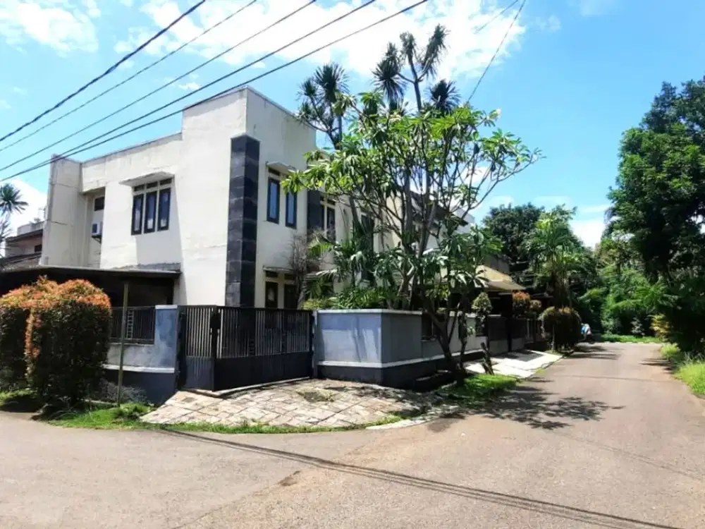 Rumah Hadap Selatan Semi Furnished AC 11 Unit Siap Huni di Pesannggrahan