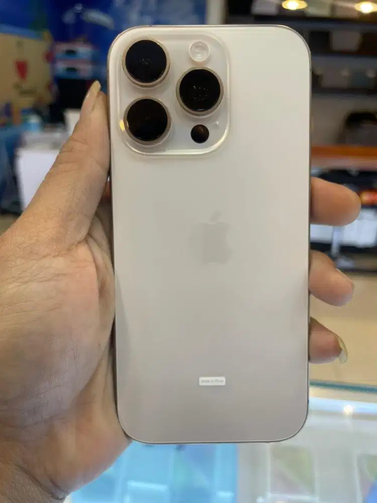 Iphone 16 pro 128 ibox sebulan pake