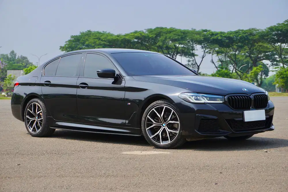 BMW 520i G30
MSport B48 2021