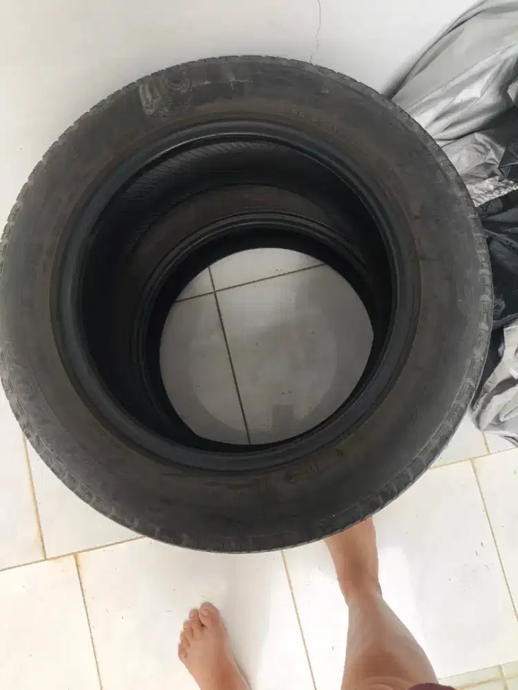 Ban mobil  bekas