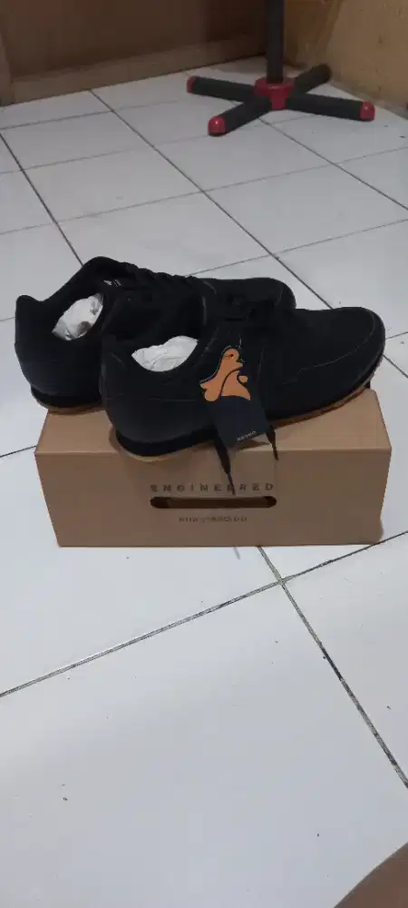 Dijual sepatu sneakers BRODO