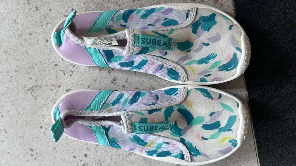 sepatu anak pantai decalthon