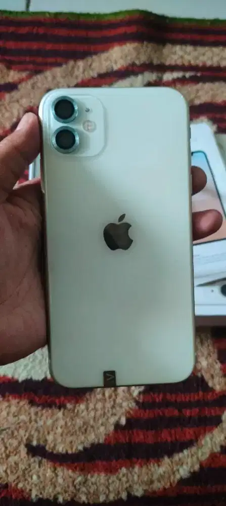 Iphone 11/128 like new BH99%