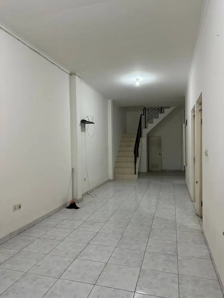 Dijual Rumah di Taman Kopo Indah Bandung Siap Huni