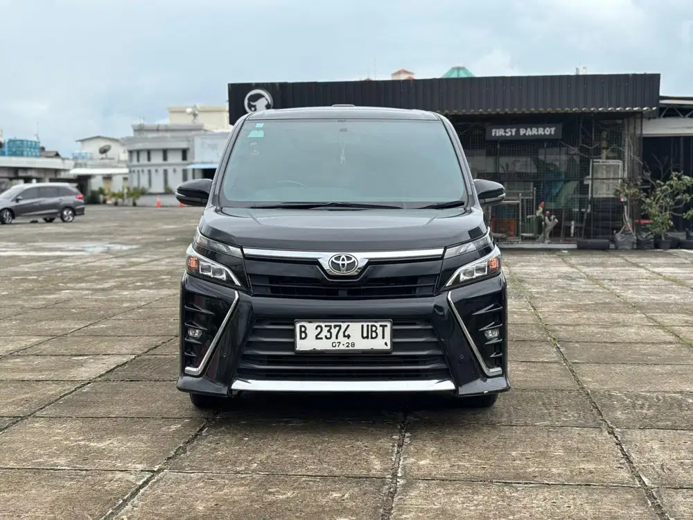 Toyota Voxy AT Matic 2018 / 2019 plat Genap