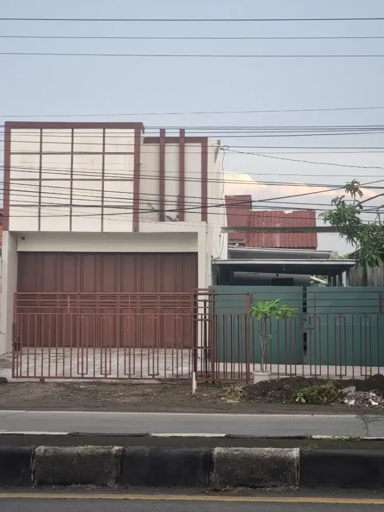 Jual rumah dan ruko ,lokasi strategis